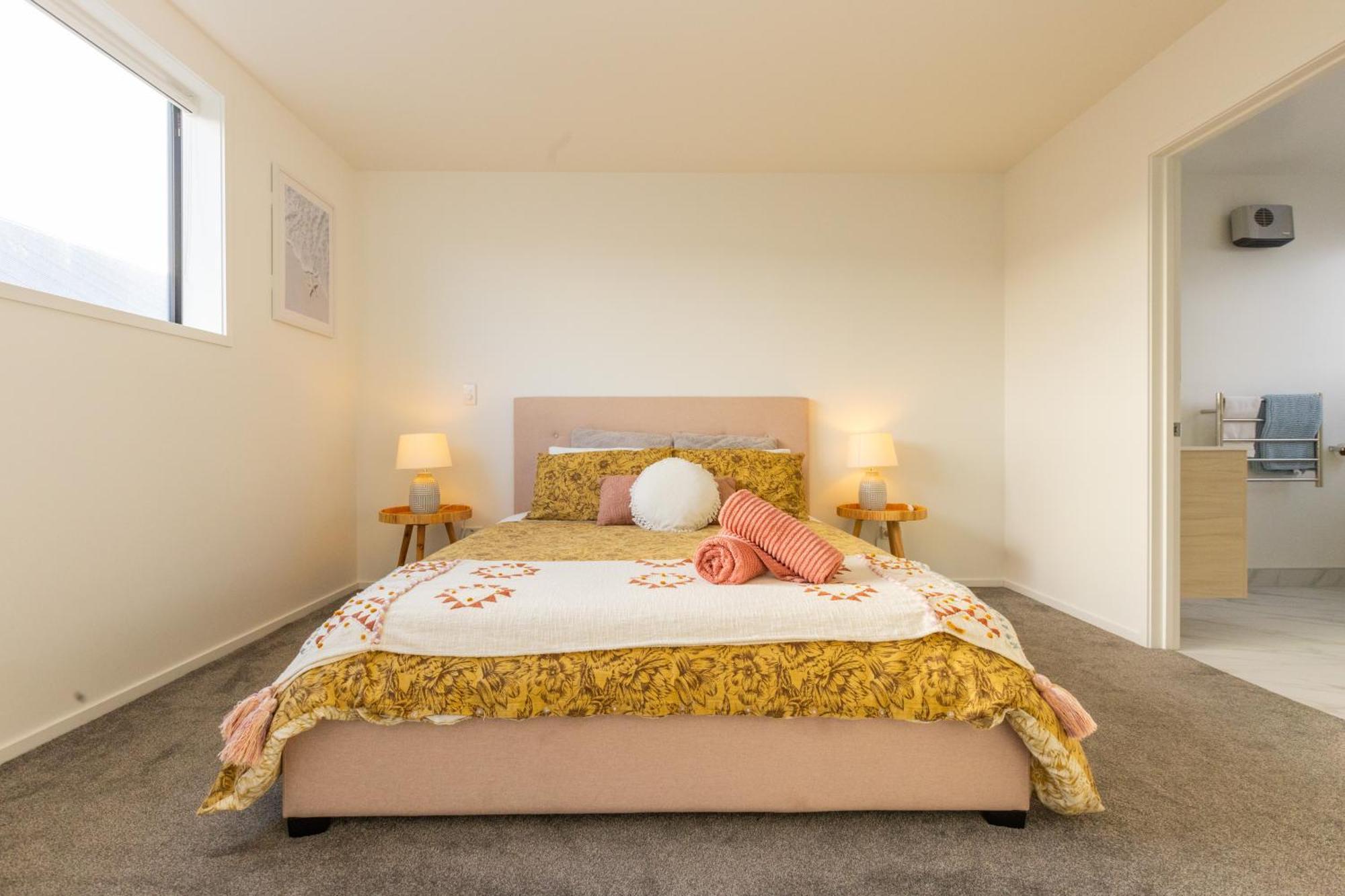 דירות כרייסטצ'רץ' Entertaining Townhouse By Little High Eatery מראה חיצוני תמונה